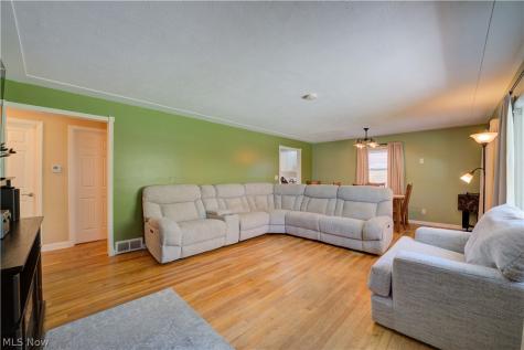2015 Wallace Lane Lorain OH 44053