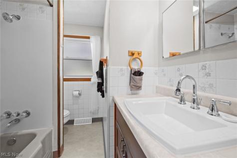 644 Irving Park Boulevard Sheffield Lake OH 44054