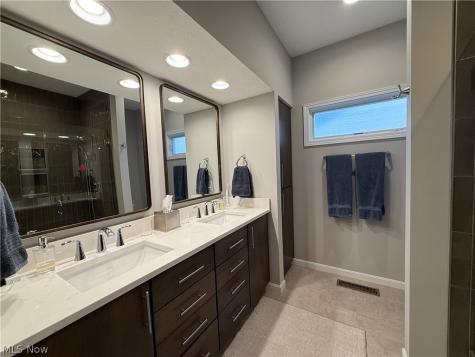 9154 Pleasant Ridge Circle North Ridgeville OH 44039