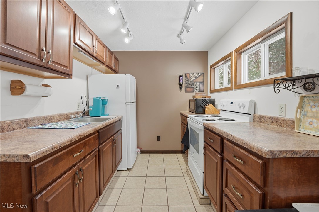 4254 Doral Road SW Carrollton OH 44615