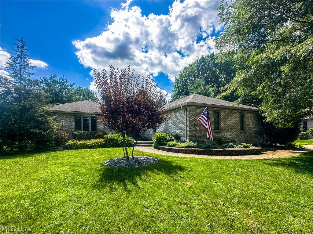 11 Mohawk Drive Girard OH 44420