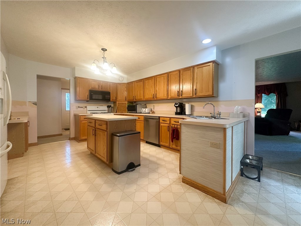 11 Mohawk Drive Girard OH 44420