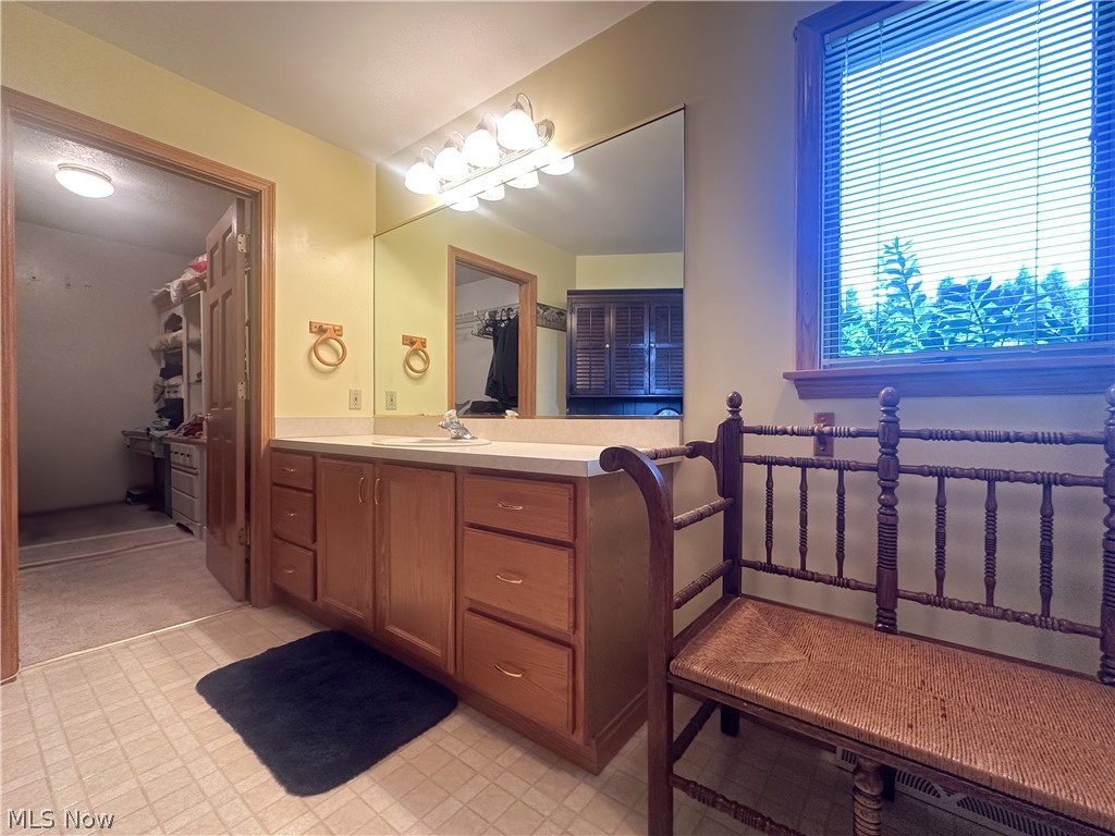 11 Mohawk Drive Girard OH 44420