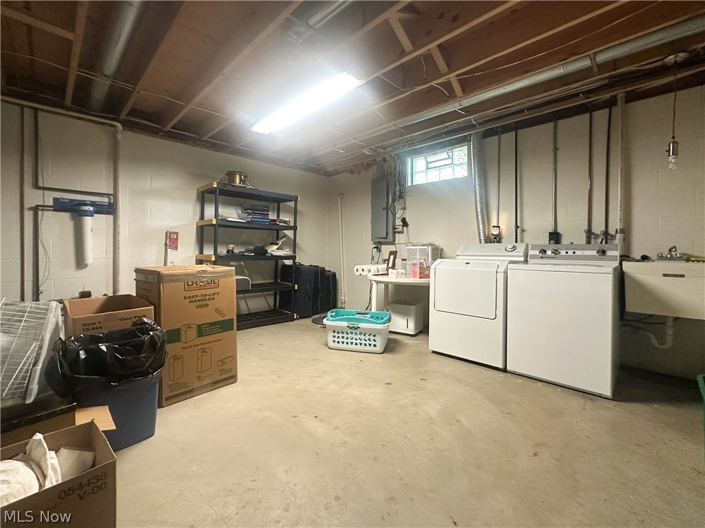 11 Mohawk Drive Girard OH 44420