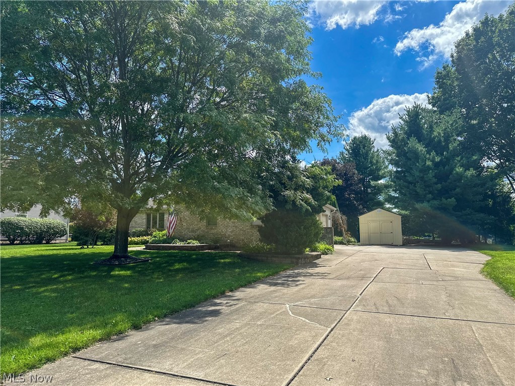 11 Mohawk Drive Girard OH 44420