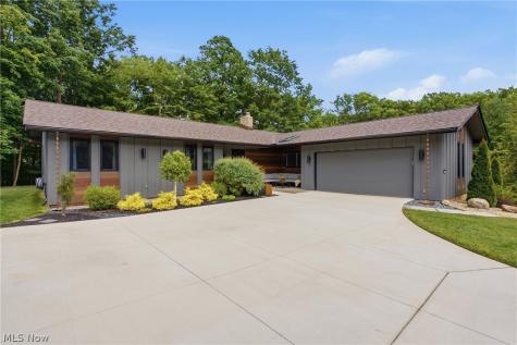 19752 Deer Run Lane Strongsville OH 44149