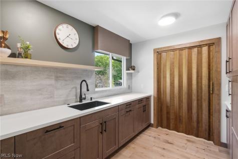 19752 Deer Run Lane Strongsville OH 44149