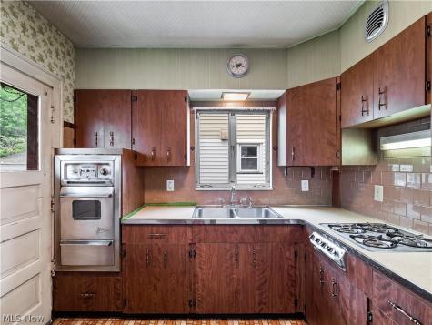 2077 Wyandotte Avenue Lakewood OH 44107