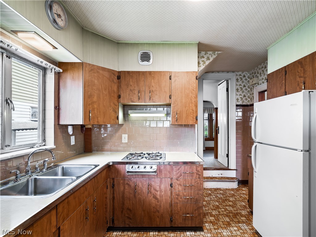 2077 Wyandotte Avenue Lakewood OH 44107
