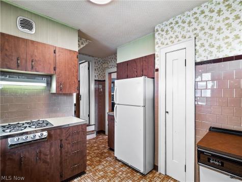 2077 Wyandotte Avenue Lakewood OH 44107
