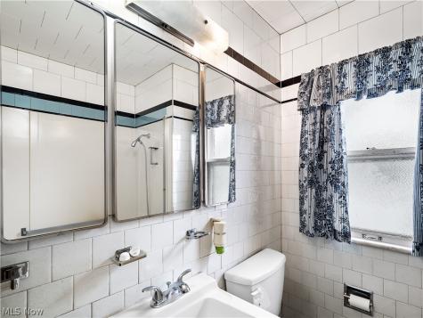 2077 Wyandotte Avenue Lakewood OH 44107