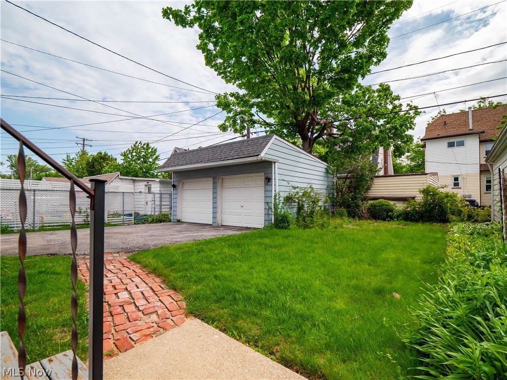 2077 Wyandotte Avenue Lakewood OH 44107