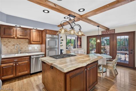481 Lake Of The Woods Boulevard Akron OH 44333