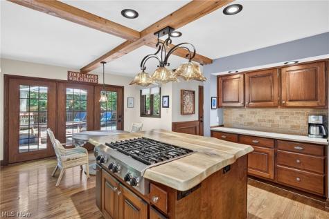 481 Lake Of The Woods Boulevard Akron OH 44333