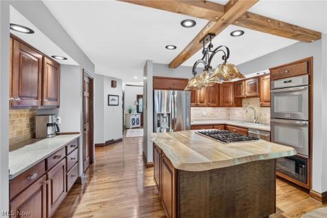 481 Lake Of The Woods Boulevard Akron OH 44333