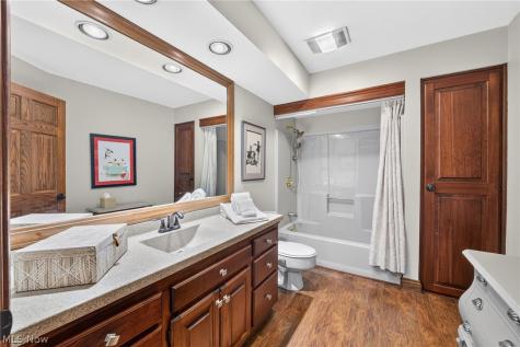 481 Lake Of The Woods Boulevard Akron OH 44333