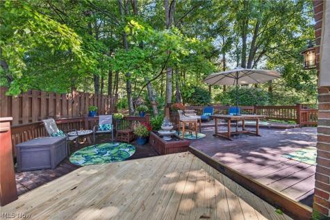 481 Lake Of The Woods Boulevard Akron OH 44333