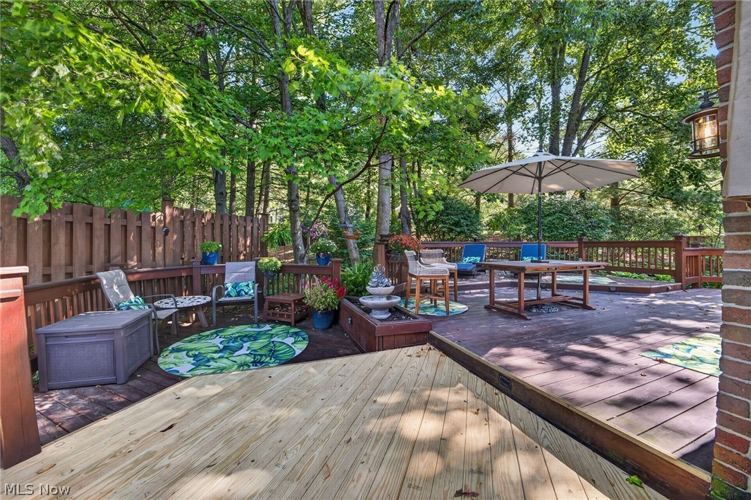 481 Lake Of The Woods Boulevard Akron OH 44333