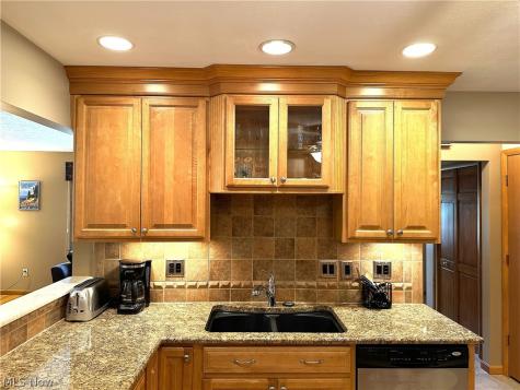 26771 Leenders Lane North Olmsted OH 44070