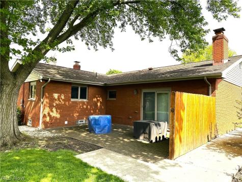 26771 Leenders Lane North Olmsted OH 44070