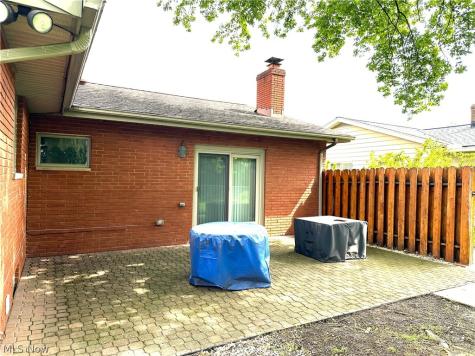 26771 Leenders Lane North Olmsted OH 44070