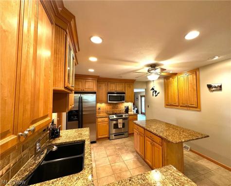 26771 Leenders Lane North Olmsted OH 44070