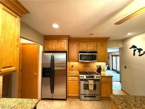 26771 Leenders Lane North Olmsted OH 44070