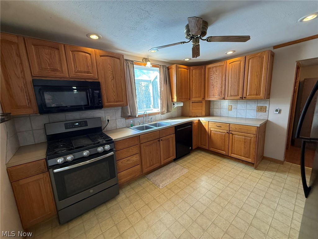 6784 Old Zoarville Road NE Zoarville OH 44656