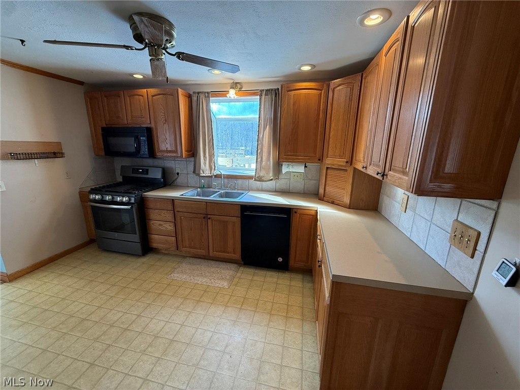 6784 Old Zoarville Road NE Zoarville OH 44656