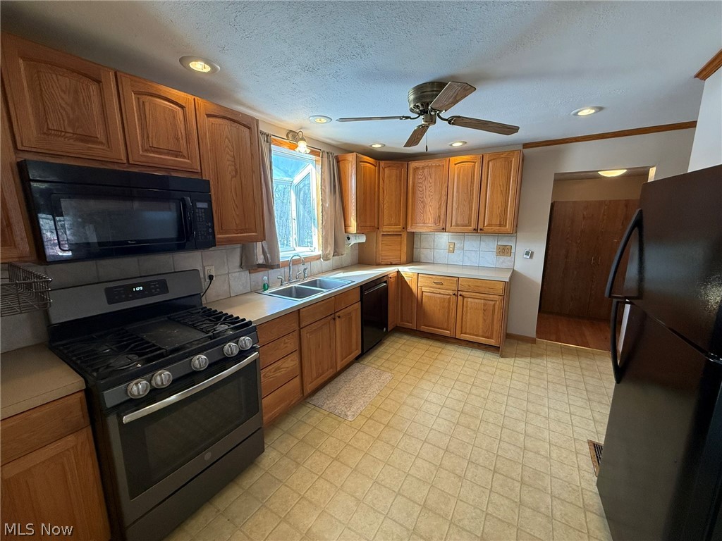 6784 Old Zoarville Road NE Zoarville OH 44656