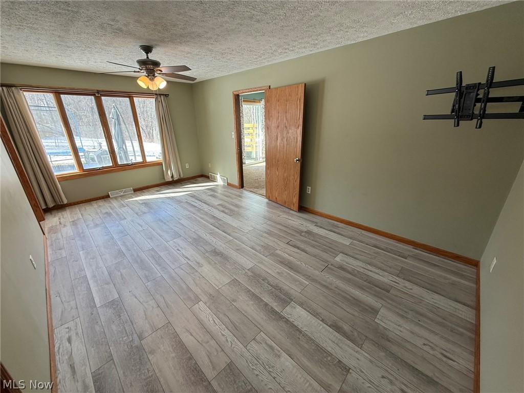 6784 Old Zoarville Road NE Zoarville OH 44656