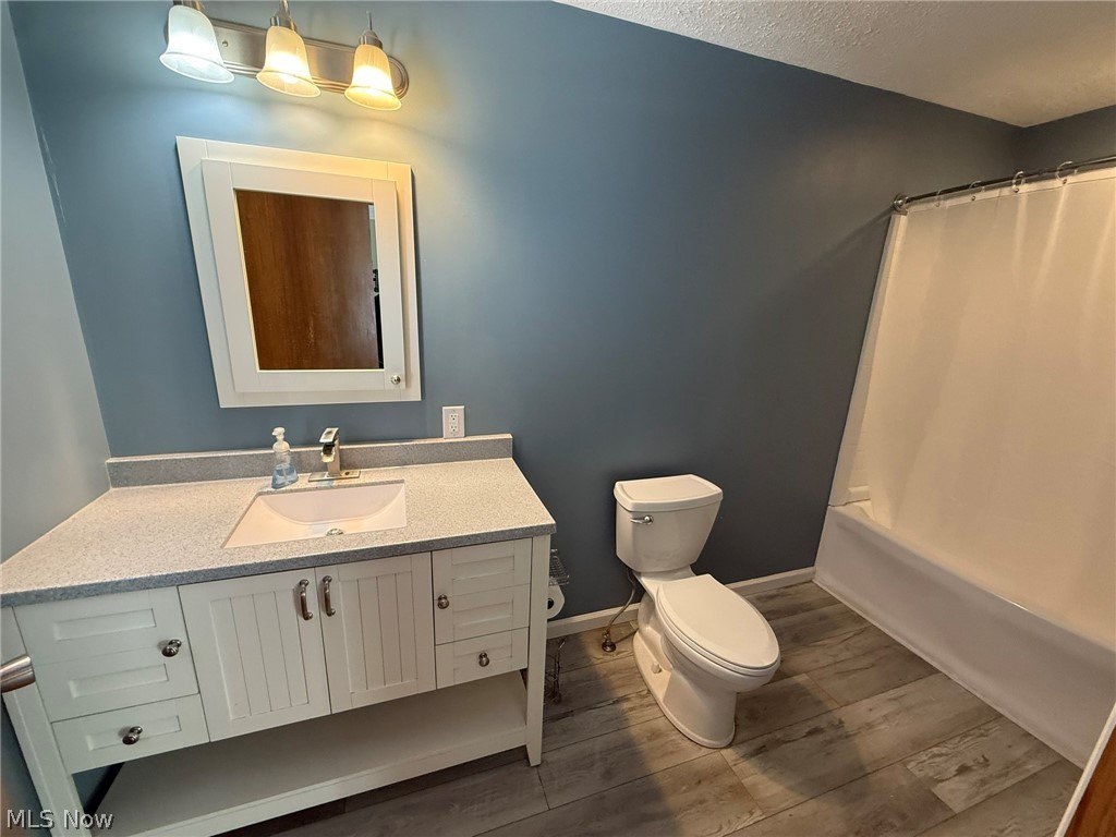 6784 Old Zoarville Road NE Zoarville OH 44656