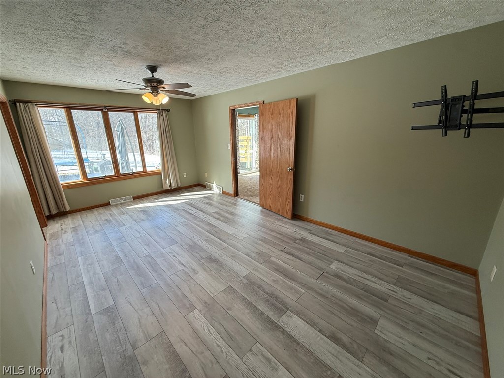 6784 Old Zoarville Road NE Zoarville OH 44656