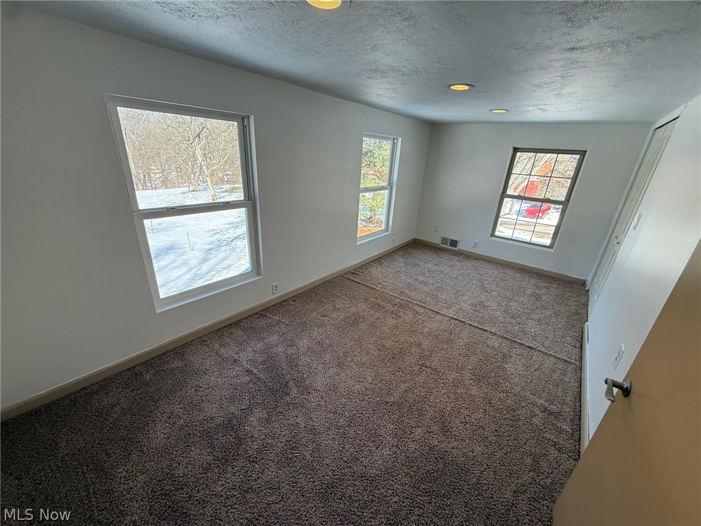 6784 Old Zoarville Road NE Zoarville OH 44656