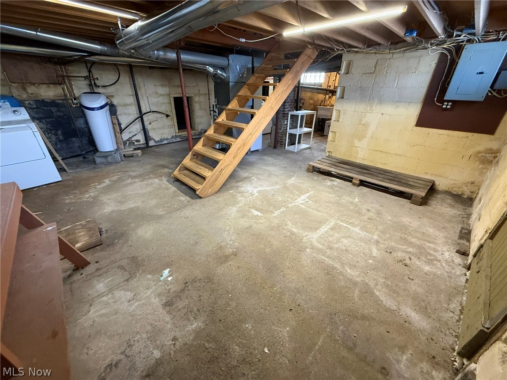 6784 Old Zoarville Road NE Zoarville OH 44656