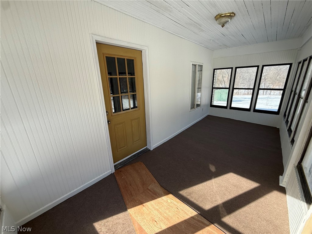 6784 Old Zoarville Road NE Zoarville OH 44656