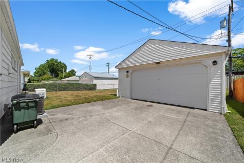 4677 Southwood Drive Brooklyn OH 44144
