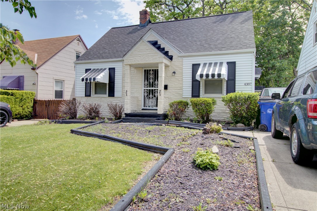 4387 W 56th Street Cleveland OH 44144