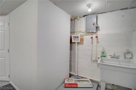 4387 W 56th Street Cleveland OH 44144