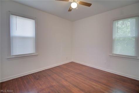 4387 W 56th Street Cleveland OH 44144