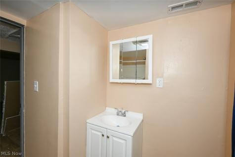 916 Abington Road Akron OH 44312