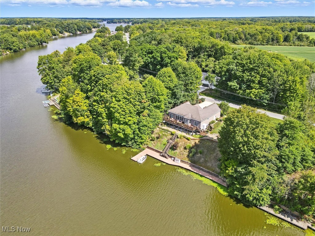 1437 Lake Vue Drive Roaming Shores OH 44085