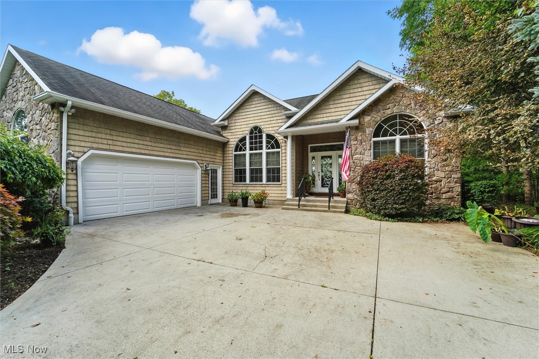 1437 Lake Vue Drive Roaming Shores OH 44085