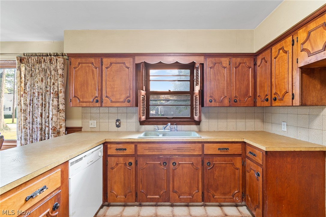 114 7th Street NE Barberton OH 44203