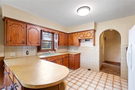 114 7th Street NE Barberton OH 44203