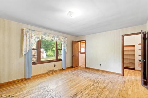 114 7th Street NE Barberton OH 44203