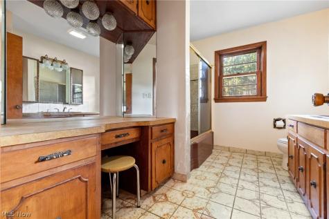 114 7th Street NE Barberton OH 44203