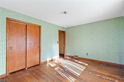 114 7th Street NE Barberton OH 44203
