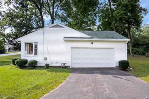 114 7th Street NE Barberton OH 44203