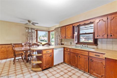 114 7th Street NE Barberton OH 44203